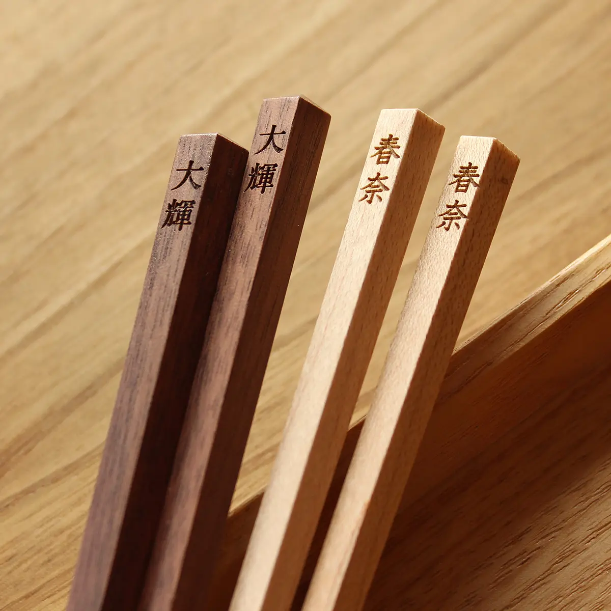 誕生日プレゼントに贈りたい人気の名入れアイテム！女性・男性・子ども