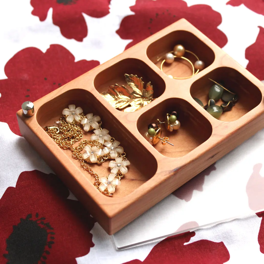 誕生日プレゼントに贈りたい人気の名入れアイテム！女性・男性