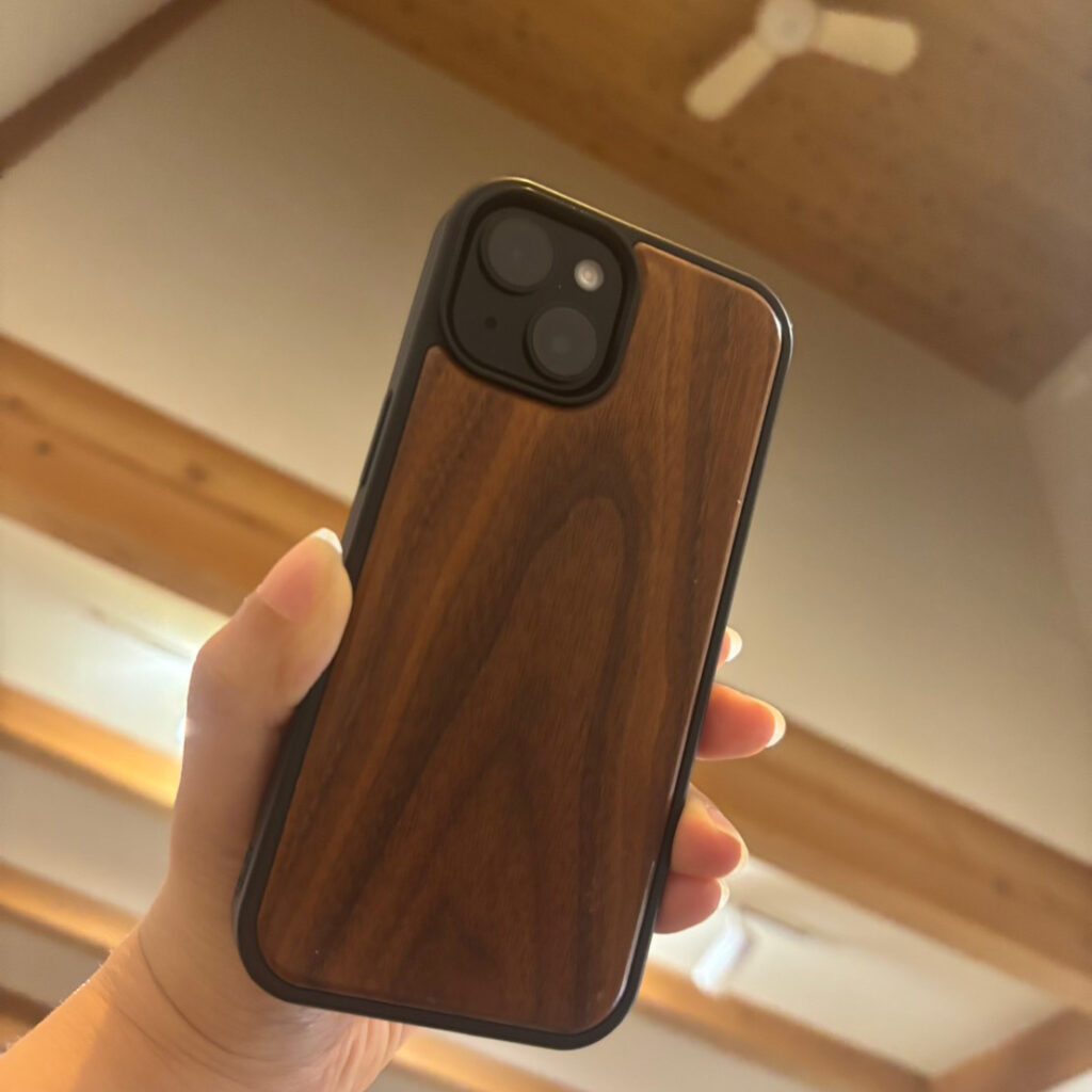 Hacoaブランド25周年企画愛用品エピソード「木製iPhoneケース」