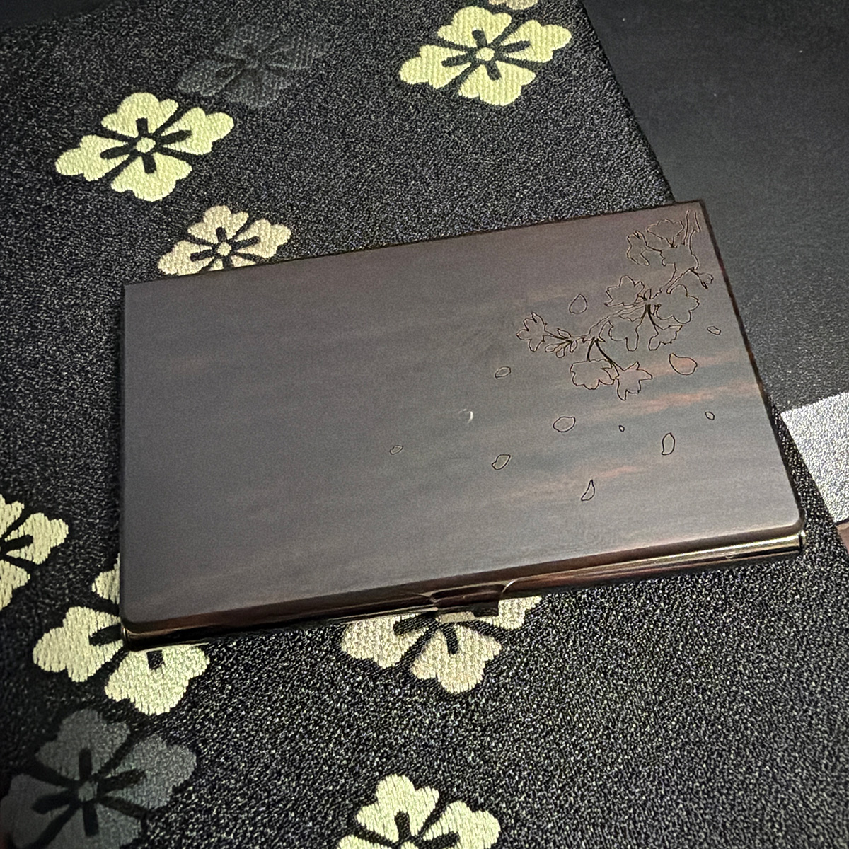 Hacoaブランド25周年企画愛用品エピソード「木製名刺入れ」