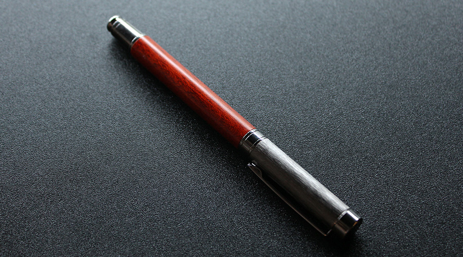 【名入れ可能】丸型木製ボールペン/木軸ペン