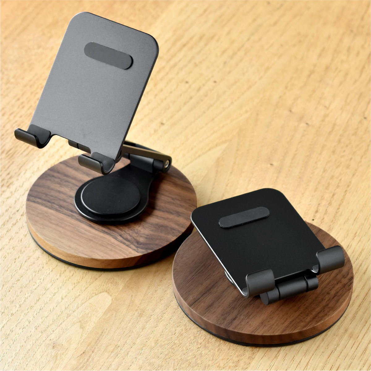 「Smartphone Stand Adjustable」角度調整ができる折り畳み式スマートフォンスタンド