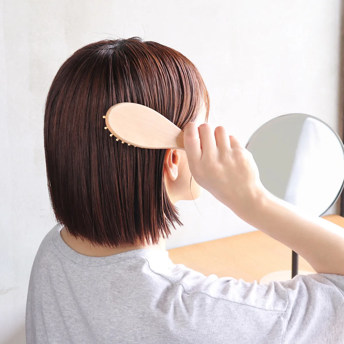 【新商品】頭皮をやさしくほぐす天然木の「スカルプブラシ」が入荷
