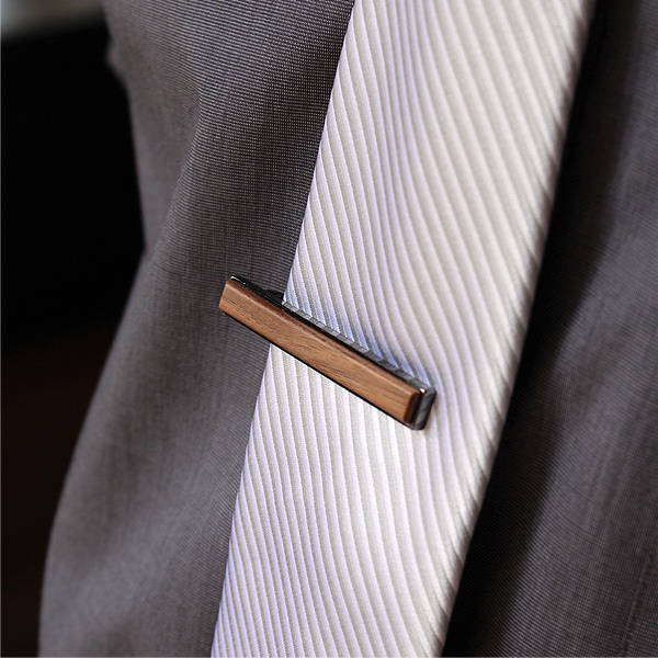 本物の木を組み合わせたおしゃれな木製ネクタイピン「TIE PINS」