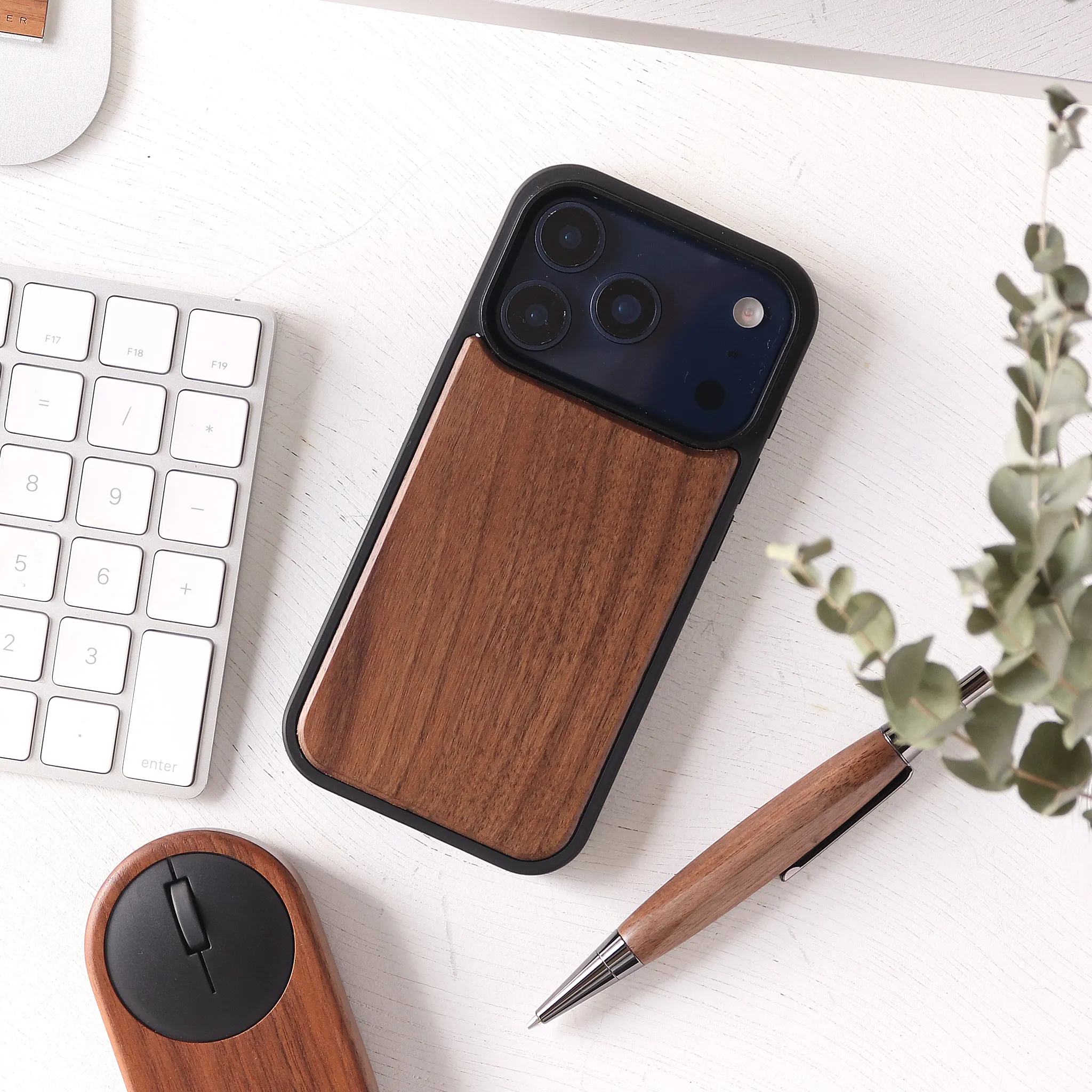 長年愛用してきた“木製iPhoneケース”を機種変更後も