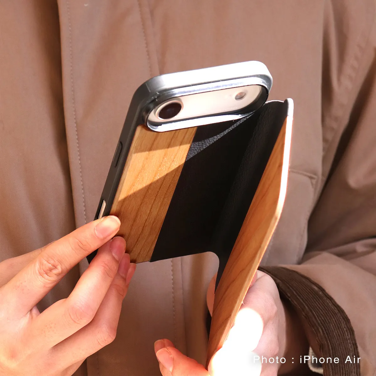 「iPhone Air FLIPCASE」木目が美しいiPhoneAir専用木製手帳型アイフォンケース【6.5インチ】