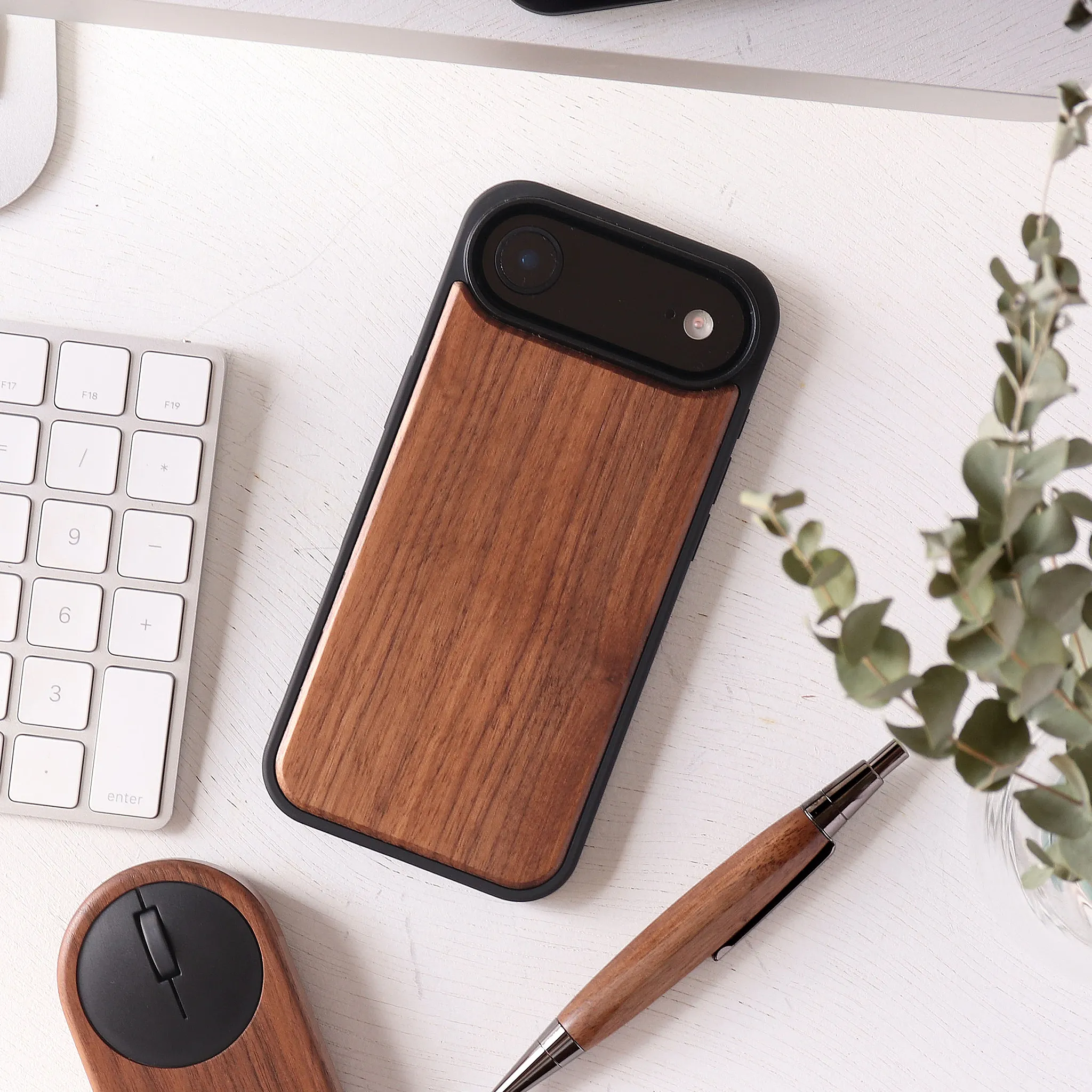 木製のiPhone Air Case