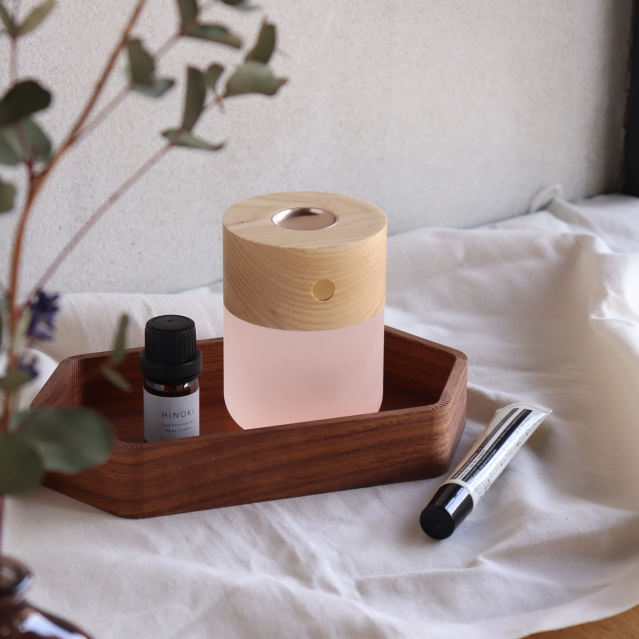 火も水も使わない。 さまざまな香りをたのしめる加熱式アロマディフューザー