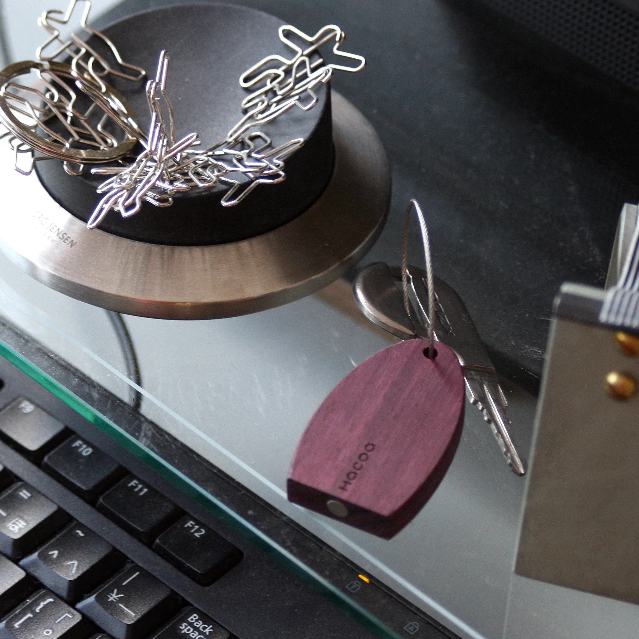 きれいな紫色に惹かれて選んだ、誕生日のキーホルダー