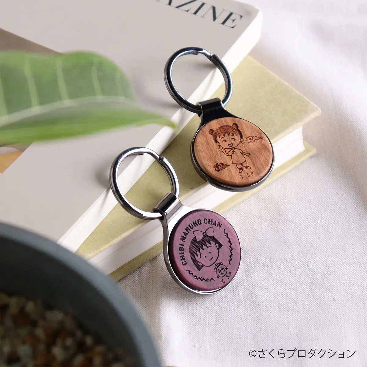 まるこ様うちの子刺繍 チャーム 丸額最大 横浜赤レンガ倉庫店】『ちびまる子ちゃん 原作40周年』との