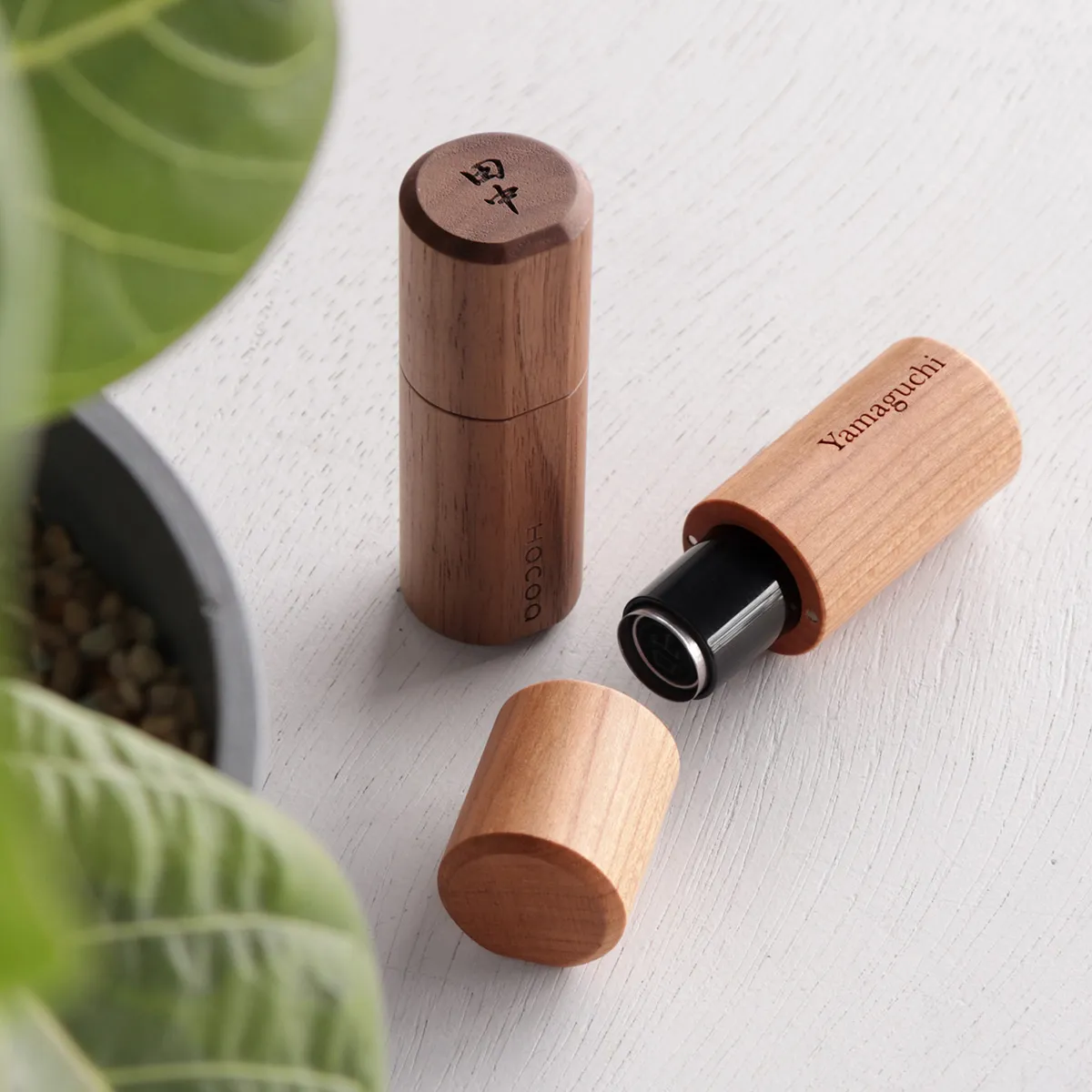 【新商品】シヤチハタ ネーム9専用。愛着の一本に変わる木製カバー「Stamp Sleeve」