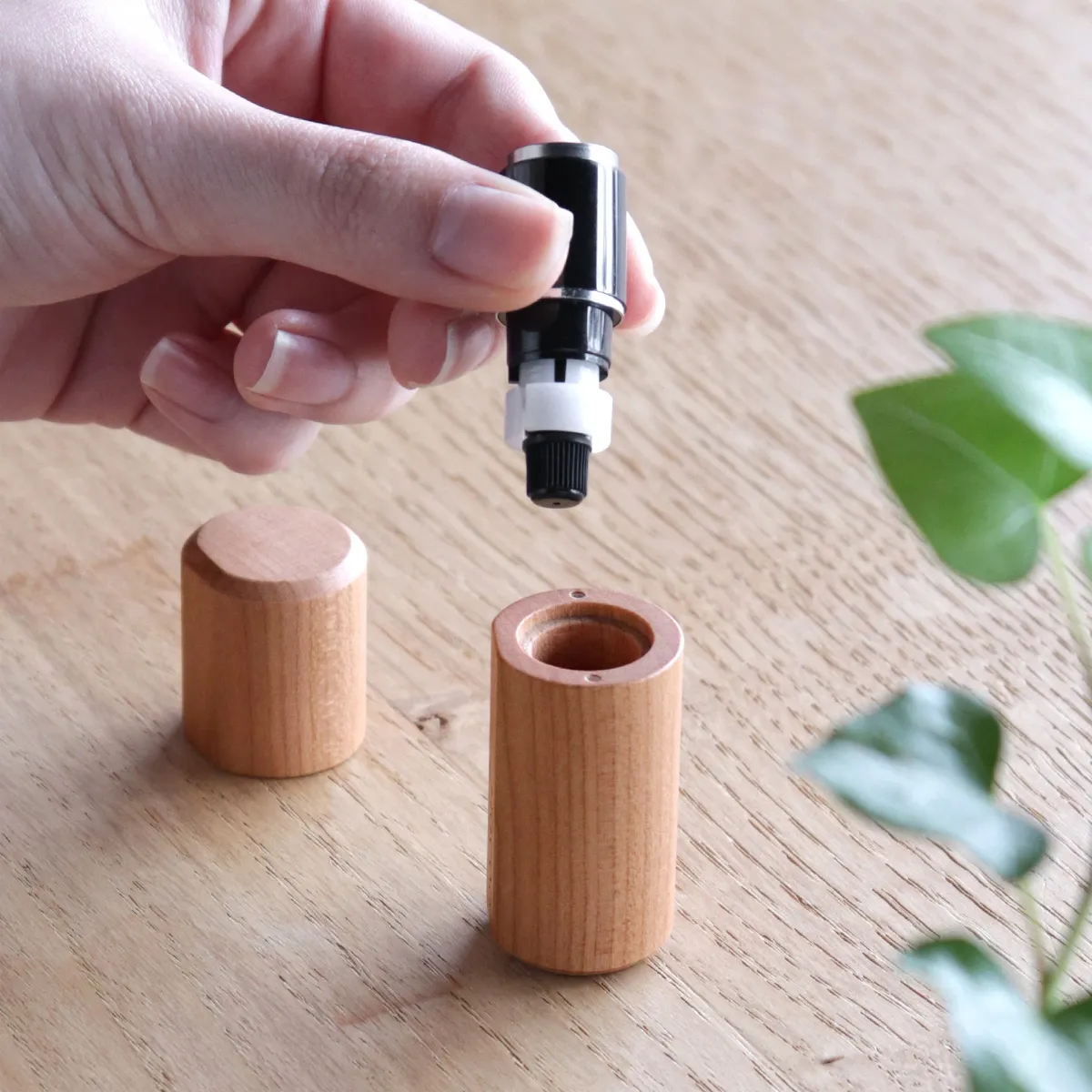 【新商品】シヤチハタ ネーム9専用。愛着の一本に変わる木製カバー「Stamp Sleeve」