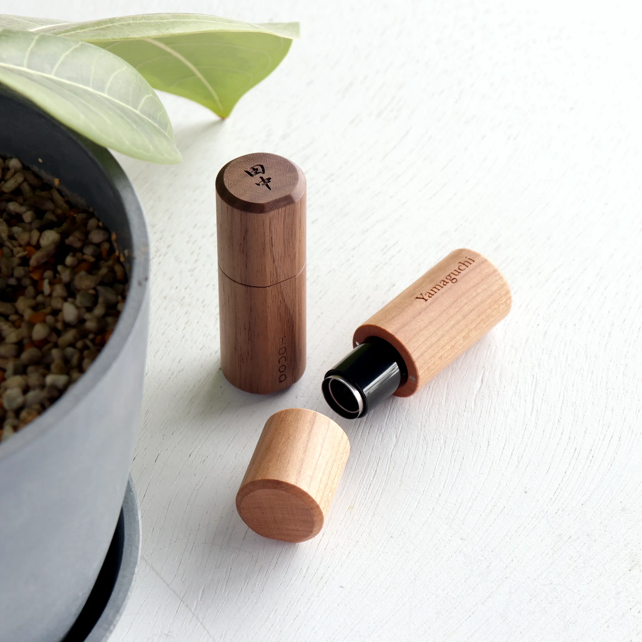 シヤチハタ ネーム9専用のネーム印、木製カバー