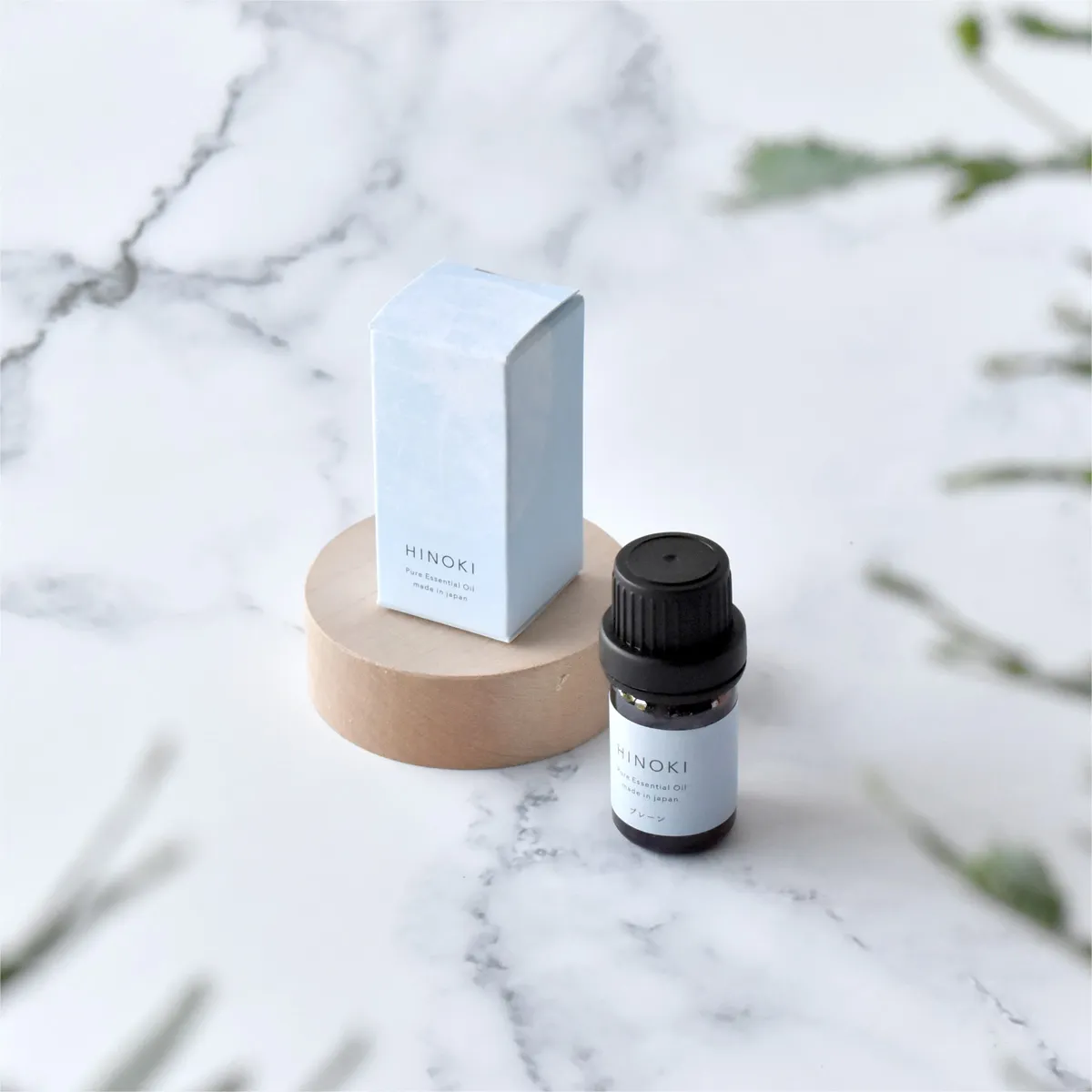 国産ヒノキをはじめ、植物の天然精油をブレンドした「HINOKI エッセンシャルオイル」に、新たに3つの香りが加わりました。