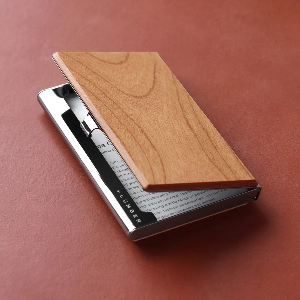 名入れできる木製名刺入れの使い心地|CARD CASEの声