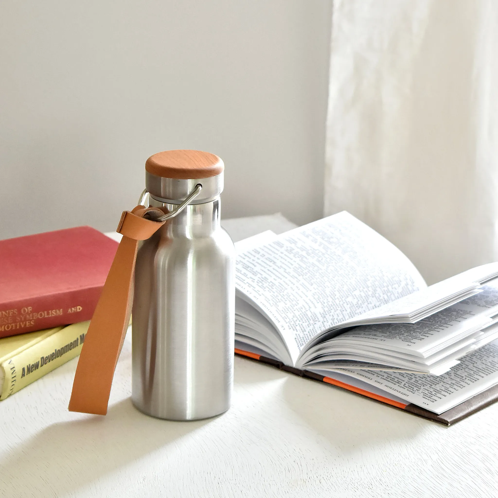 おしゃれな木のサーモボトル