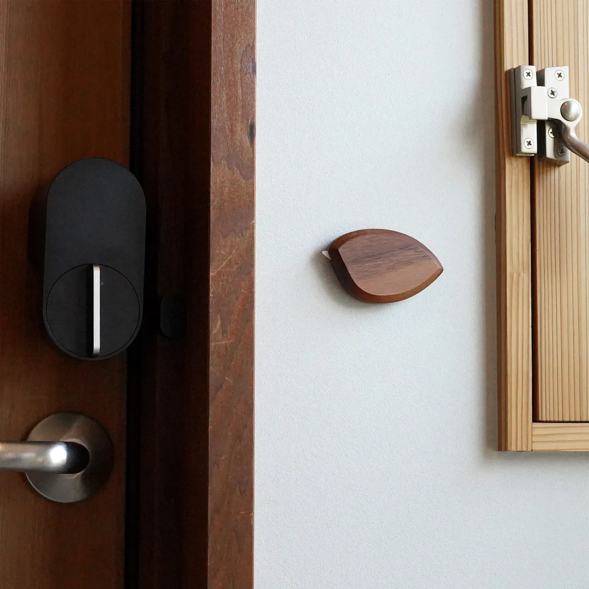 ついばむように、すっと開ける。小鳥モチーフの木製段ボールカッター「Box Opener」
