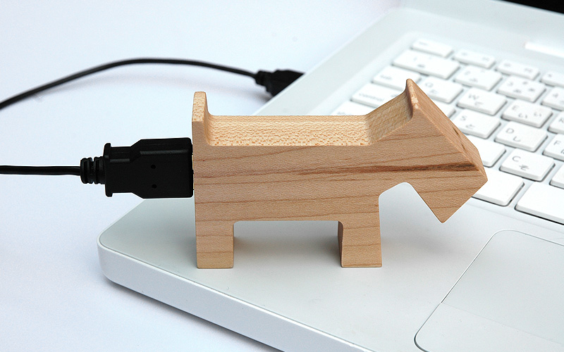 動物のかたちをした木製USBメモリ達
