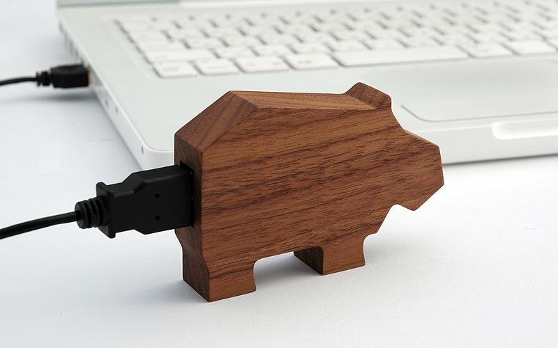 動物のかたちをした木製USBメモリ達