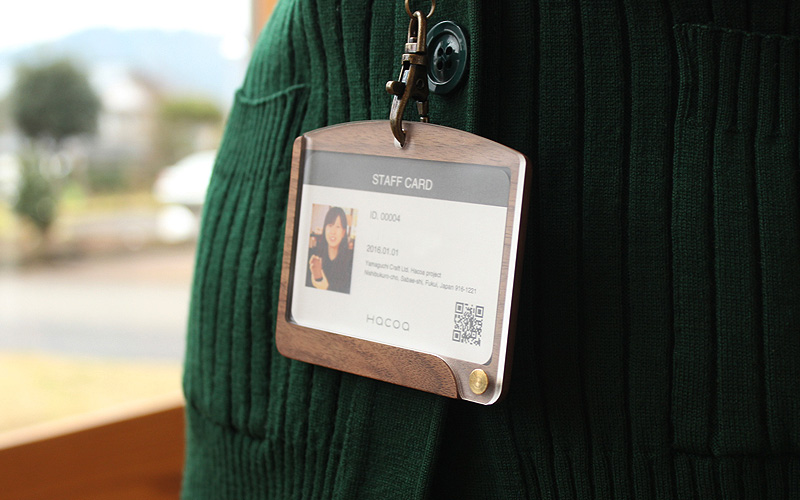 社員証・定期入れに最適な木製IDカードケース