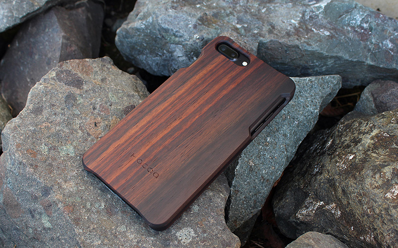 重厚感ある無垢の木のiPhone8 Plus/7 Plus用ケース